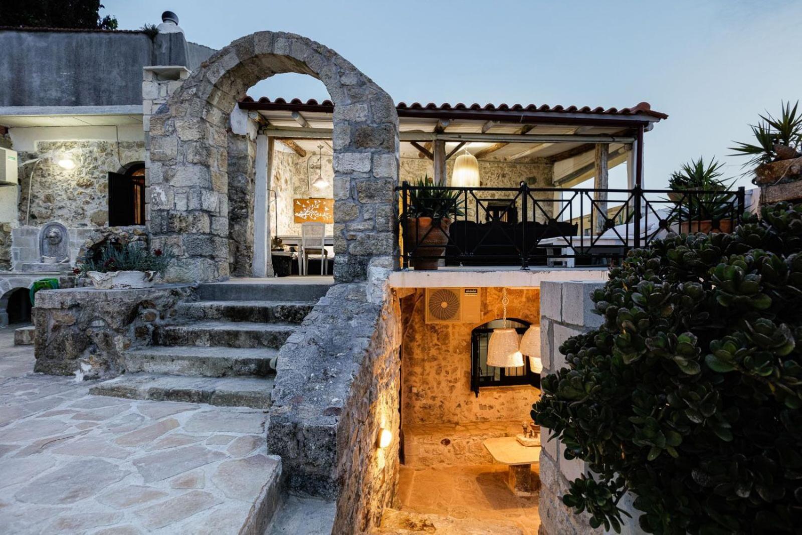 Arménoi Antonia'S Stonebuilt Mansion With A Private Pool 빌라 외부 사진