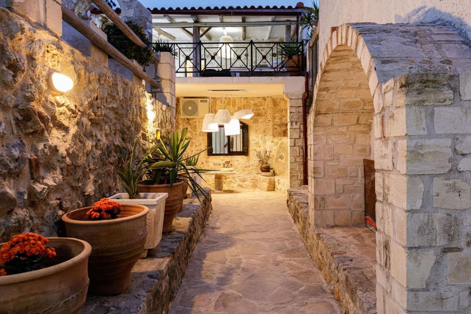 Arménoi Antonia'S Stonebuilt Mansion With A Private Pool 빌라 외부 사진