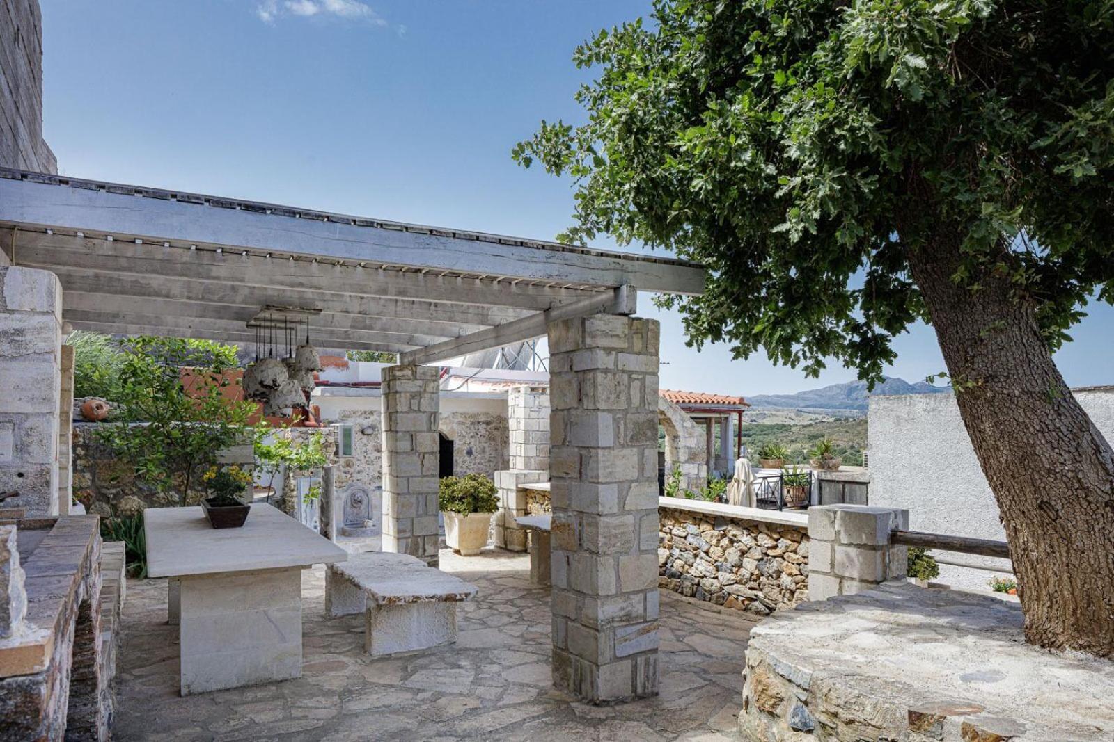 Arménoi Antonia'S Stonebuilt Mansion With A Private Pool 빌라 외부 사진